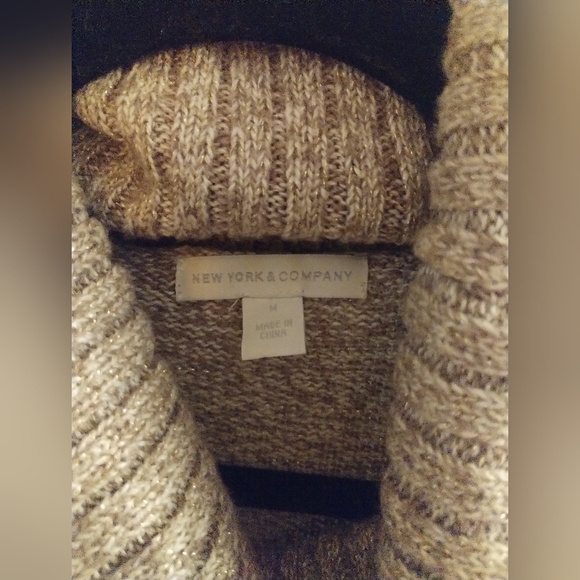 New York & company sweater - Picture 2 of 3